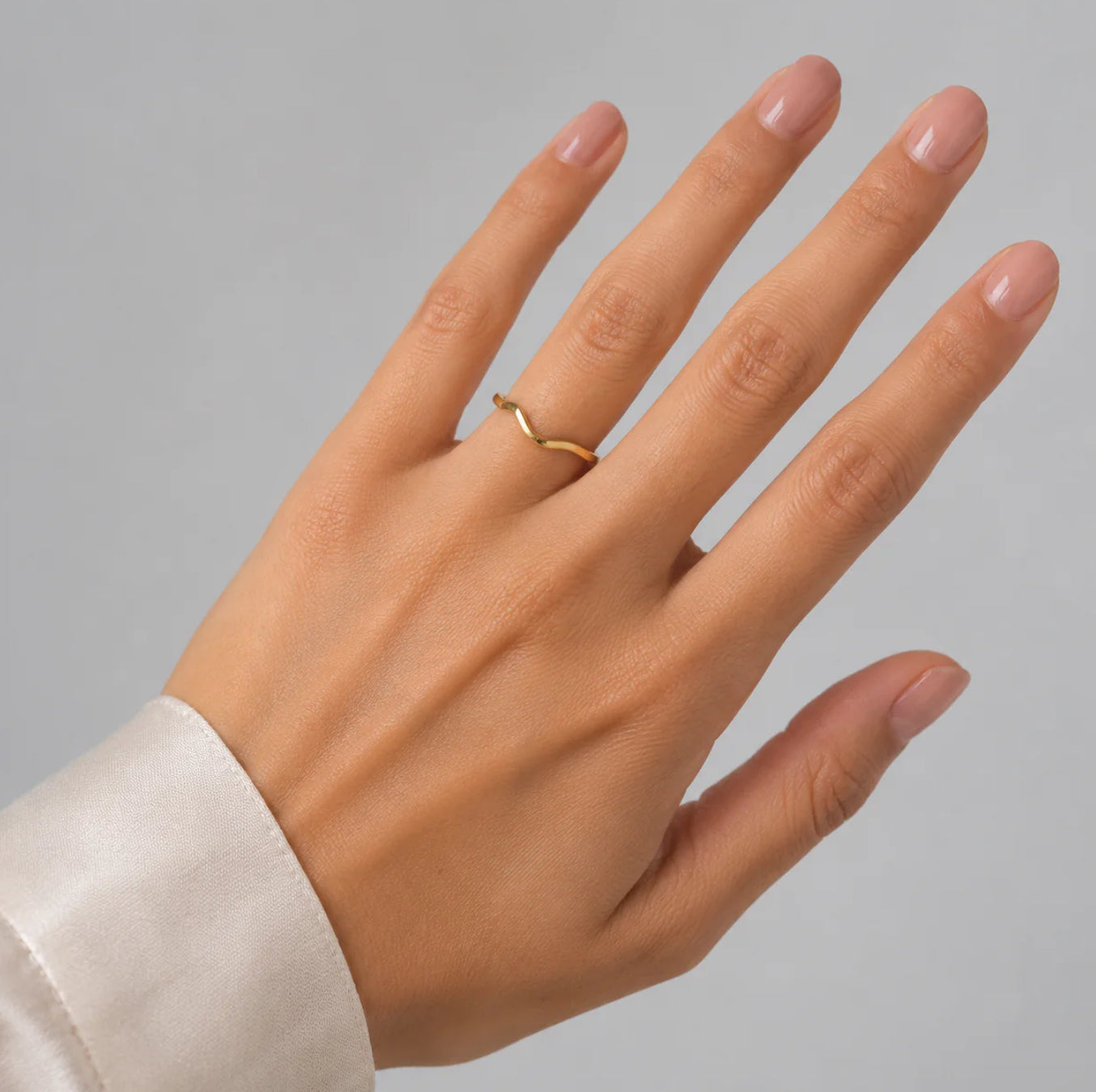 Minimal Gold Wave Ring